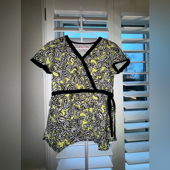 koi Tops - Koi Women's Paisley Wrap Top - Black and Yellow